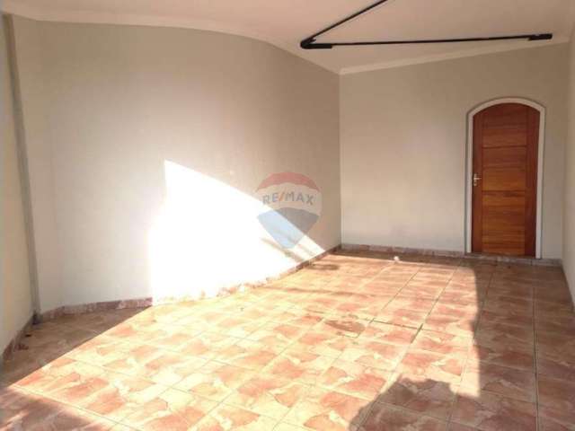 Casa para alugar em Centro de 90.00m² com 2 Quartos, 2 Suites e 1 Garagem