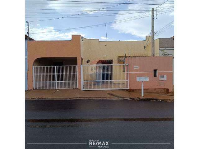 Casa para venda em Junqueira de 190.16m² com 3 Quartos, 1 Suite e 1 Garagem