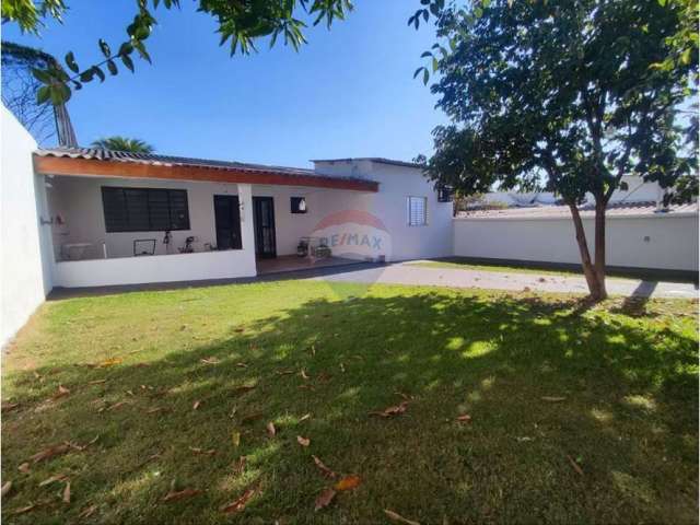 Casa para venda em Jardim Harmonia de 180.00m² com 5 Quartos, 1 Suite e 5 Garagens