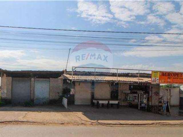 Sala Comercial para venda em Araçoiaba da Serra de 233.00m² com 8 Garagens