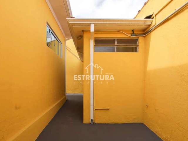 Casa para alugar em Centro de 102.00m² com 2 Quartos e 3 Garagens