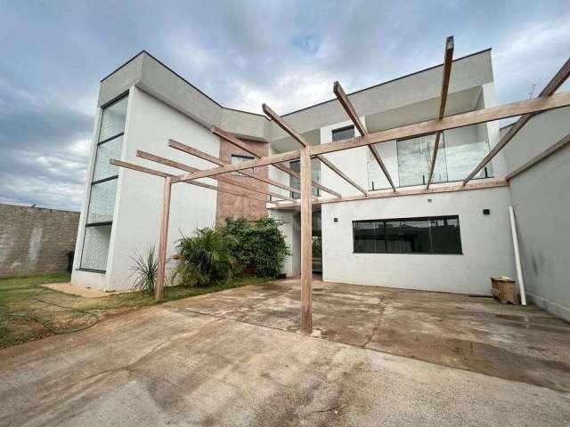 Casa para venda em Jardim Floridiana de 215.00m² com 3 Quartos, 1 Suite e 4 Garagens