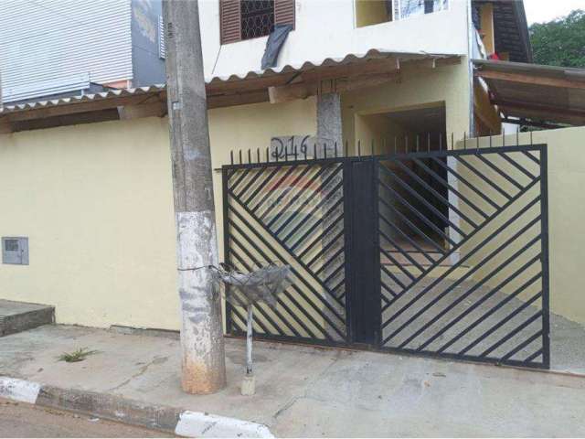 Casa para alugar em Chácaras Acaraí de 58.00m² com 1 Quarto e 1 Garagem