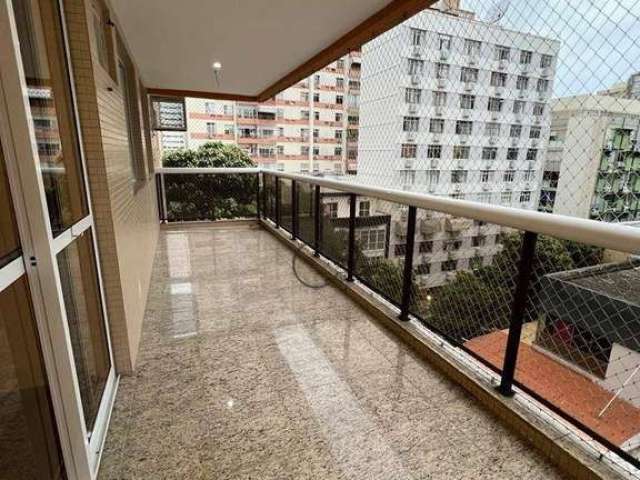 Apartamento para venda em Icaraí de 140.00m² com 4 Quartos, 1 Suite e 2 Garagens