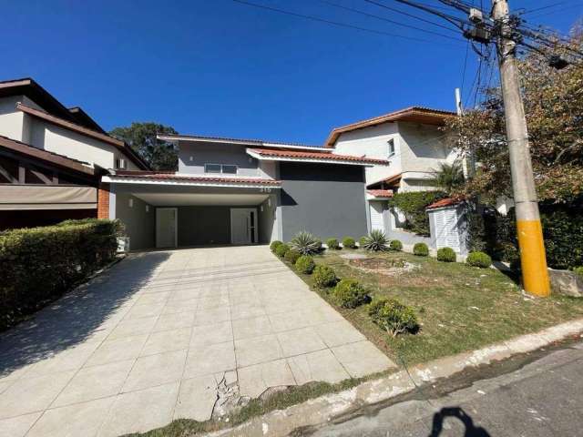 Casa para alugar em Alphaville de 350.00m² com 3 Quartos, 3 Suites e 4 Garagens