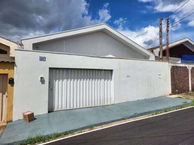 Casa para venda em Prolongamento Jardim Lima de 250.00m² com 3 Quartos, 1 Suite e 2 Garagens