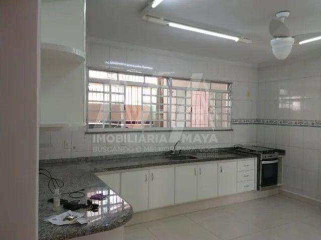 Casa para venda em Jardim Sandra de 200.00m² com 3 Quartos, 1 Suite e 3 Garagens