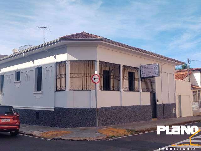 Imóvel Comercial para alugar em Centro de 10.00m² com 3 Quartos e 1 Suite