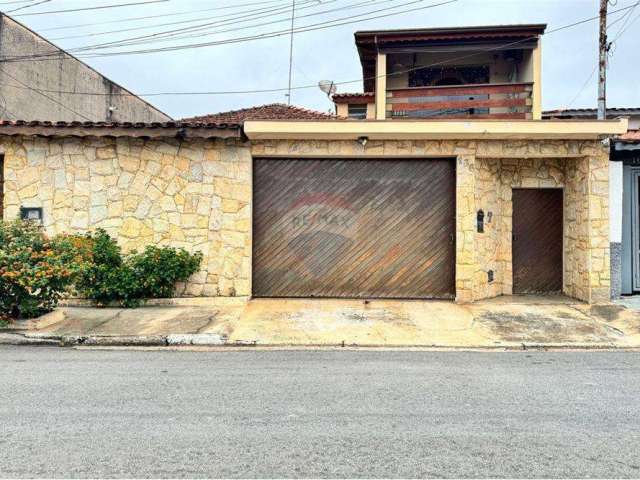 Casa para venda em Matadouro de 195.72m² com 4 Quartos e 2 Garagens