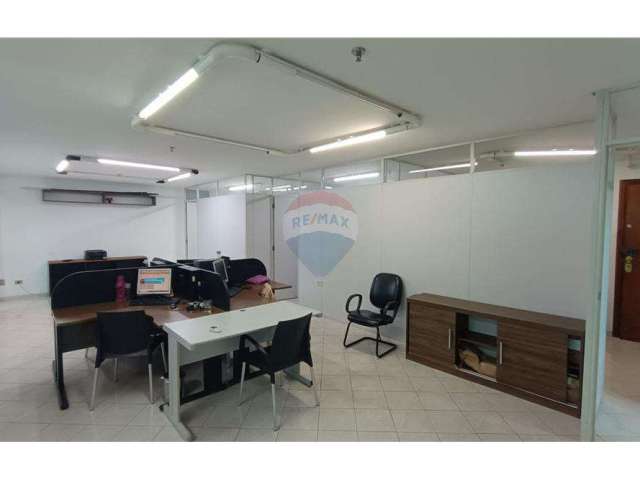 Sala Comercial para venda em Centro de 104.00m² com 2 Garagens