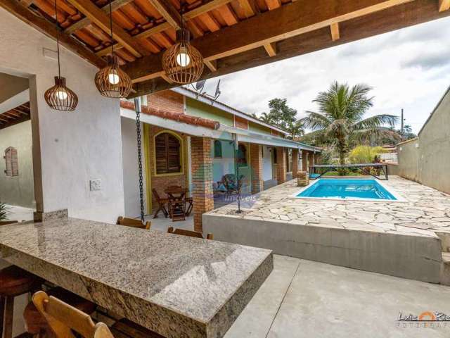 Casa para venda em Condomínio Samola de 441.00m² com 4 Quartos, 2 Suites e 2 Garagens