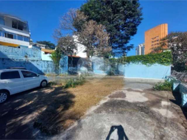 Lote / Terreno para alugar em Chácara Urbana de 500.00m²