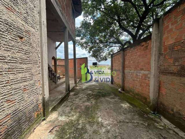 Casa para venda em Parque Valença I de 310.00m² com 5 Quartos, 2 Suites e 3 Garagens