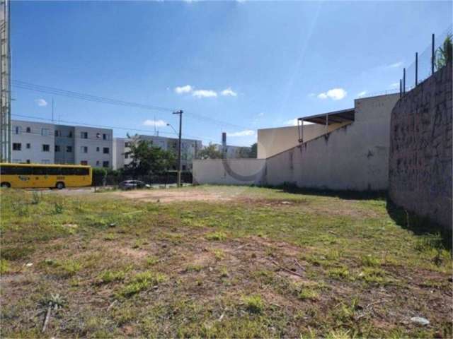 Lote / Terreno para venda e aluguel em Fazenda Grande de 887.00m²