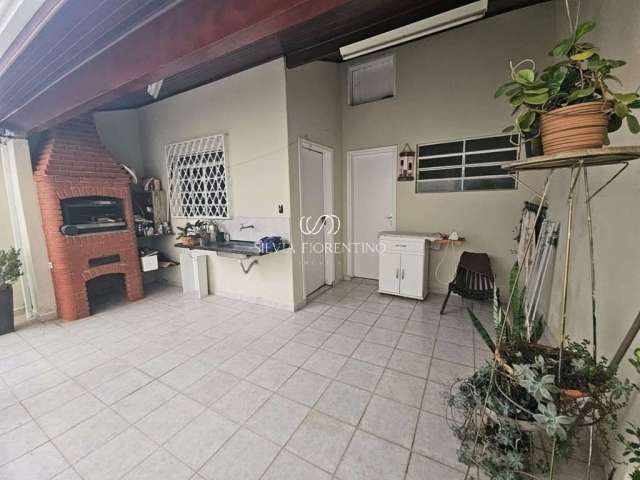 Casa para venda em Centro de 228.00m² com 4 Quartos, 3 Suites e 2 Garagens