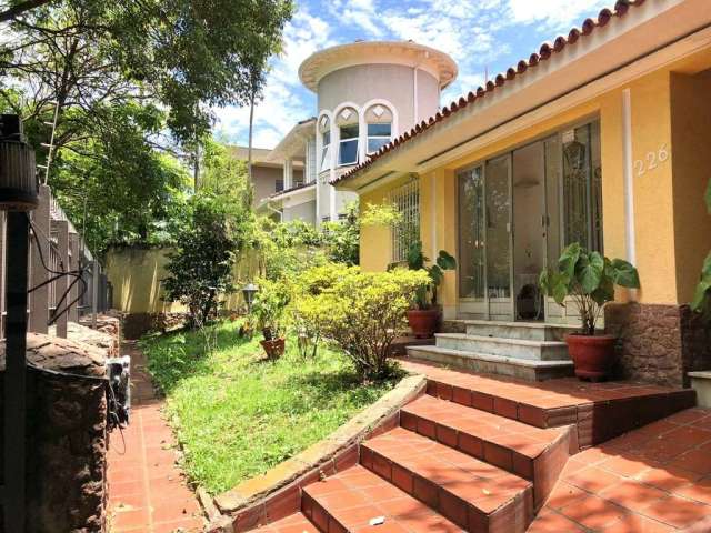 Casa para venda em Alto De Pinheiros de 243.00m² com 3 Quartos, 1 Suite e 4 Garagens