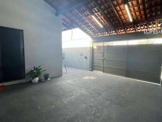 Casa para venda em Residencial Cedro de 212.00m² com 4 Quartos, 1 Suite e 2 Garagens