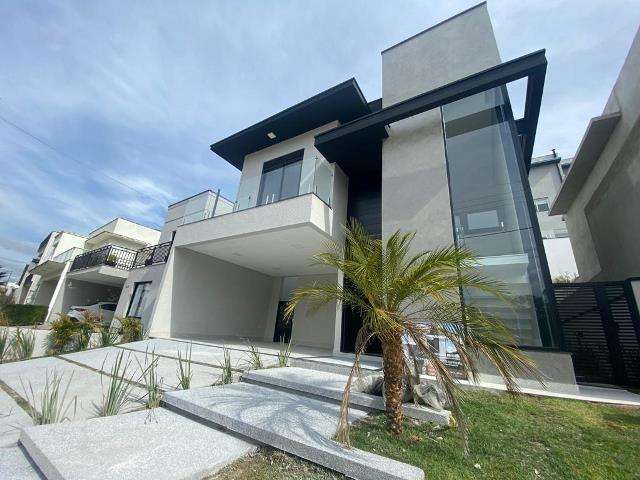 Casa para venda em Fazenda Rodeio de 232.00m² com 4 Quartos, 2 Suites e 4 Garagens