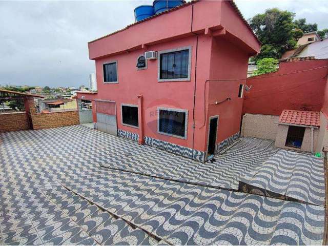 Casa para venda em Centro de 61.30m² com 2 Quartos e 4 Garagens