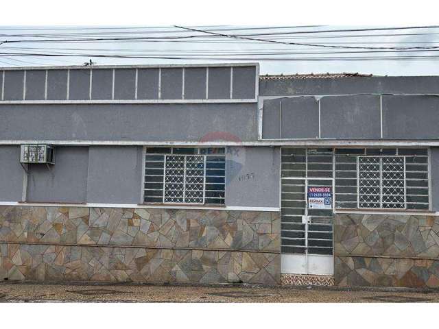 Casa para venda em Centro de 168.00m² com 2 Quartos e 2 Garagens