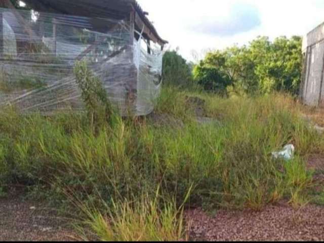 Terreno para venda em Jardim Itália de 300.00m²