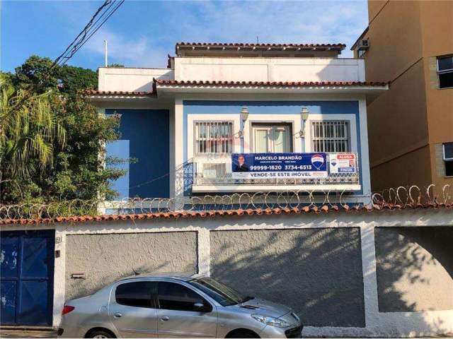 Casa para venda em Barra Da Tijuca de 325.00m² com 5 Quartos e 3 Garagens