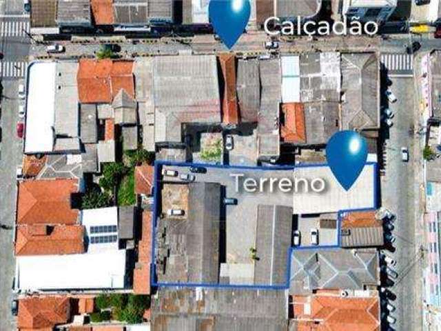 Lote / Terreno para venda em Centro de 1566.39m² com 90 Garagens