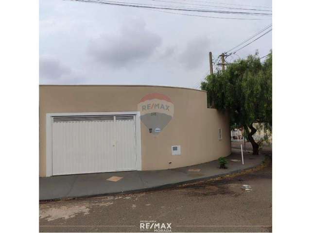 Casa para venda em Residencial San Fernando de 121.00m² com 3 Quartos, 1 Suite e 2 Garagens