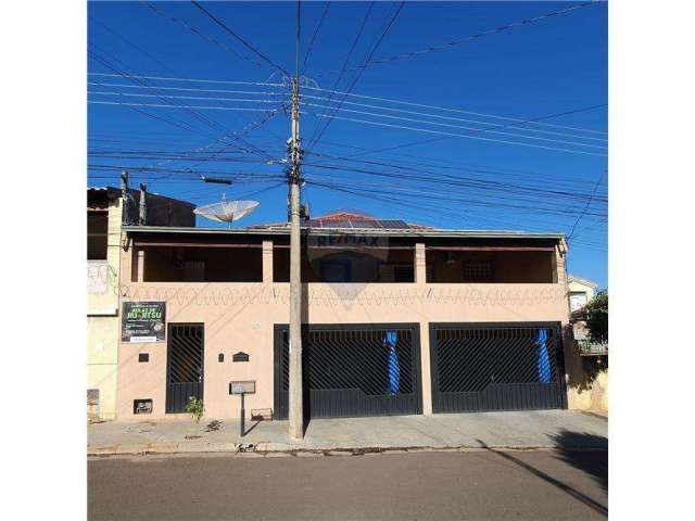 Casa para venda em Vila Guararapes de 528.00m² com 5 Quartos, 2 Suites e 3 Garagens