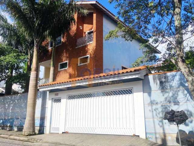 Sobrado para alugar em Centro de 482.00m² com 6 Quartos, 2 Suites e 4 Garagens