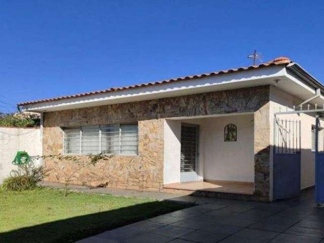 Casa para venda em Vila Mogilar de 177.00m² com 3 Quartos, 1 Suite e 6 Garagens