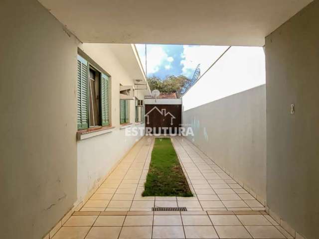 Casa para venda em Vila Santo Antônio de 292.00m² com 5 Quartos e 8 Garagens