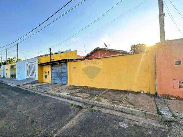 Casa para venda em Centro de 242.00m² com 3 Quartos e 4 Garagens