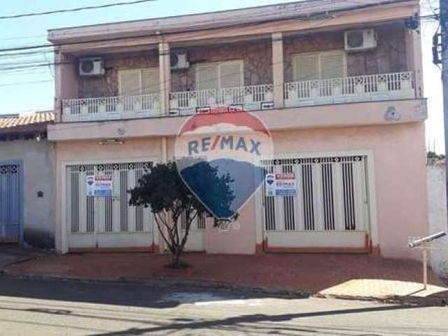 Casa para venda em Engenheiro Carlos De Lacerda Chaves de 231.00m² com 3 Quartos, 1 Suite e 3 Garagens