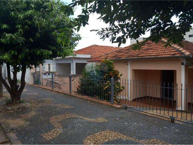 Casa para venda em Vila Massucheto de 233.00m² com 5 Quartos e 4 Garagens