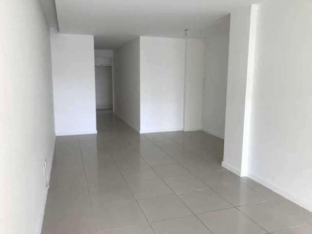 Apartamento para alugar em Barra Da Tijuca de 100.00m² com 2 Quartos, 1 Suite e 2 Garagens