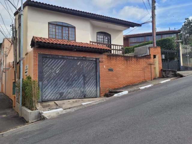 Casa para venda em Jardim Professor Benoá de 250.00m² com 3 Quartos, 2 Suites e 3 Garagens