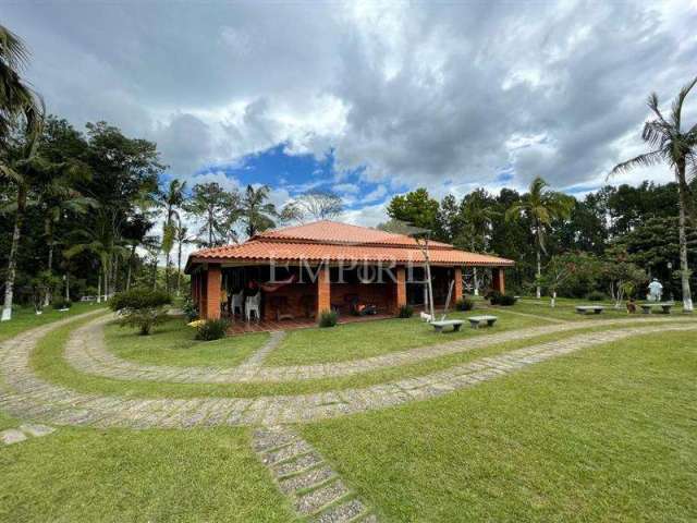 Fazenda / Sítio para venda em Santa Isabel de 76000.00m² com 3 Quartos e 1 Suite