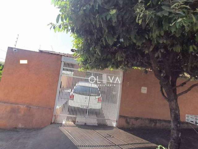 Casa para venda em Jardim Fuscaldo de 73.00m² com 2 Quartos, 1 Suite e 2 Garagens