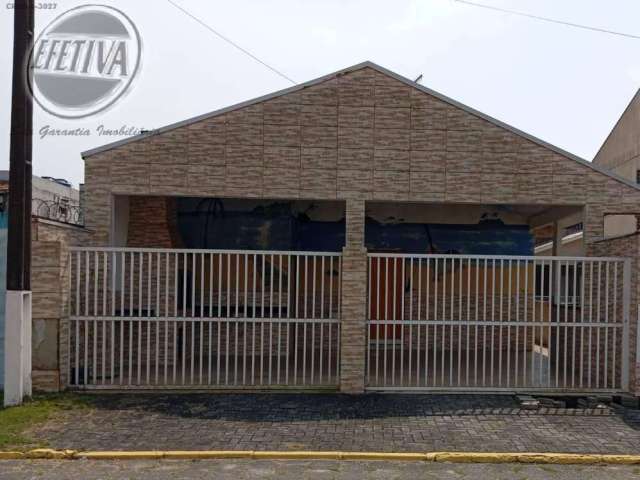 Casa para venda em Matinhos de 43.00m² com 2 Quartos e 2 Garagens