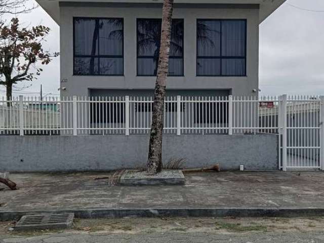 Casa para venda em Matinhos de 260.00m² com 6 Quartos, 3 Suites e 4 Garagens