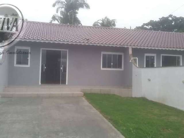 Casa para venda em Guaratuba de 70.00m² com 2 Quartos e 2 Garagens