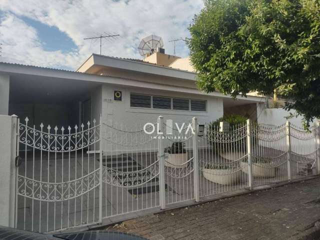 Casa para alugar em Boa Vista de 200.00m² com 3 Quartos, 1 Suite e 2 Garagens