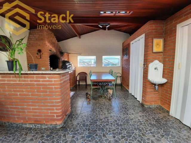 Casa para venda em Horto Santo Antonio de 205.00m² com 3 Quartos, 1 Suite e 3 Garagens