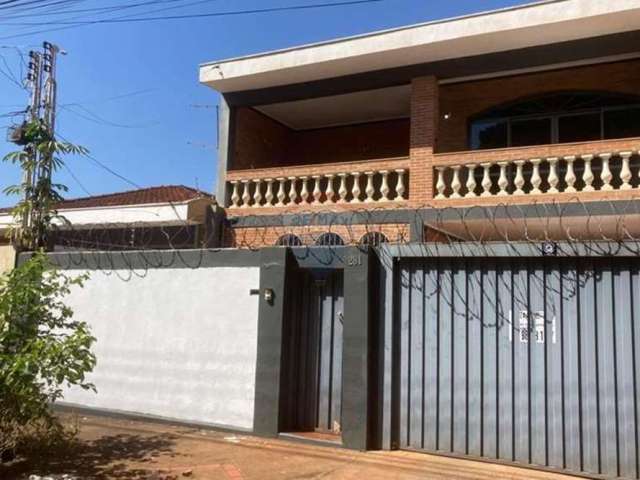 Casa para venda em Jardim São Luiz de 250.00m² com 3 Quartos e 4 Garagens