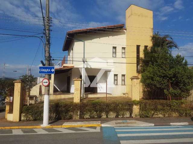 Sobrado para venda em Guararema de 224.00m² com 3 Quartos, 1 Suite e 4 Garagens