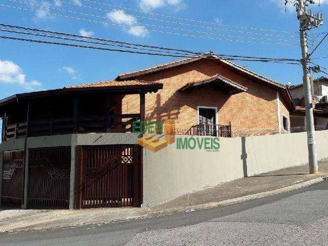 Casa para venda em Jardim Carolina de 295.00m² com 4 Quartos, 1 Suite e 4 Garagens