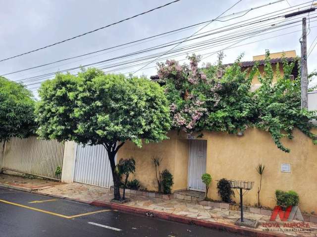 Sobrado para venda em Vila Santa Cruz de 230.00m² com 4 Quartos, 3 Suites e 2 Garagens