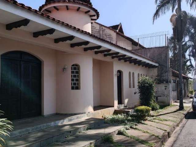 Casa para venda em Vila Oliveira de 390.00m² com 3 Quartos, 1 Suite e 4 Garagens