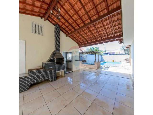 Casa para venda em Vila Santucci de 340.00m² com 4 Quartos e 1 Suite